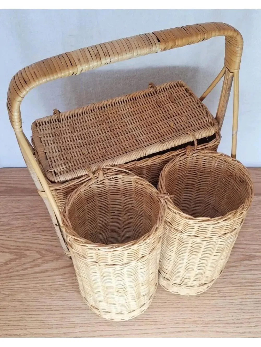 1960’s VTG Camping Wicker Picnic Basket with Double Wine Bottle Holder MCM